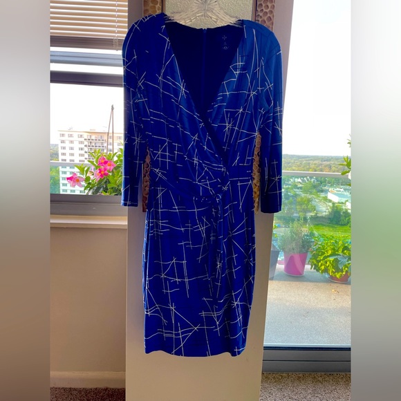 NYD faux wrap dress lined w shaper size 4 - Picture 1 of 4